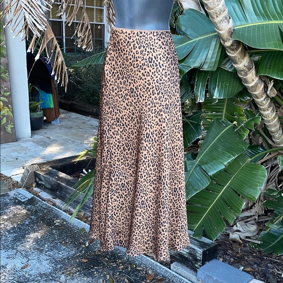 American Eagle Outfitters Dresses & Skirts - American Eagle satin leopard print slip skirt